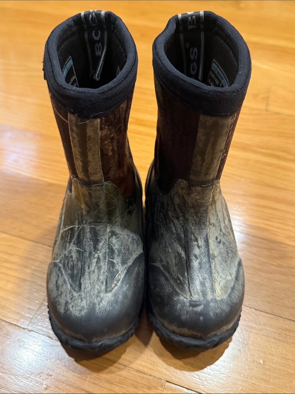 Bogs camouflage snow winter boots size 7 .